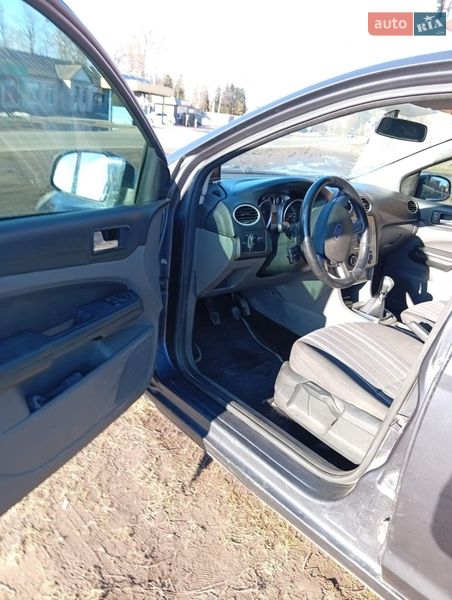 Хэтчбек Ford Focus 2008 в Ромнах