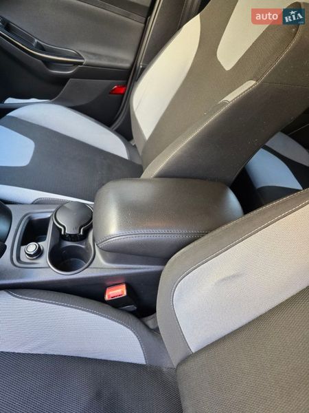 Хэтчбек Ford Focus 2013 в Киеве