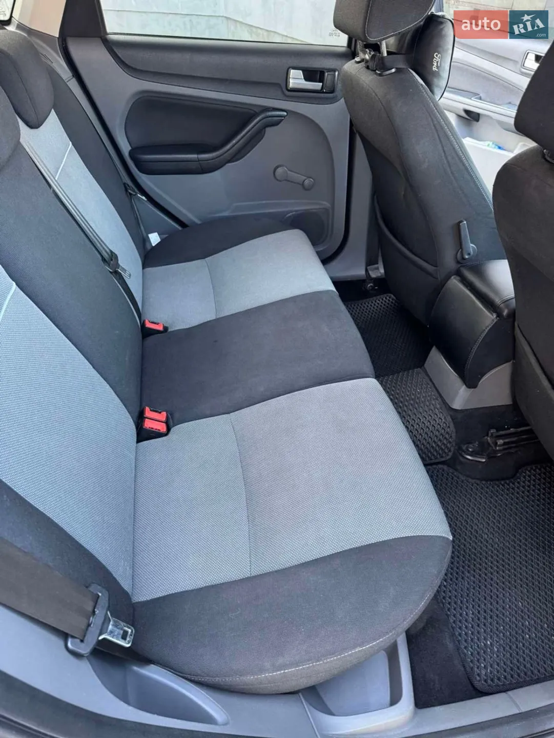 2010 Ford Focus - мініатюра 18