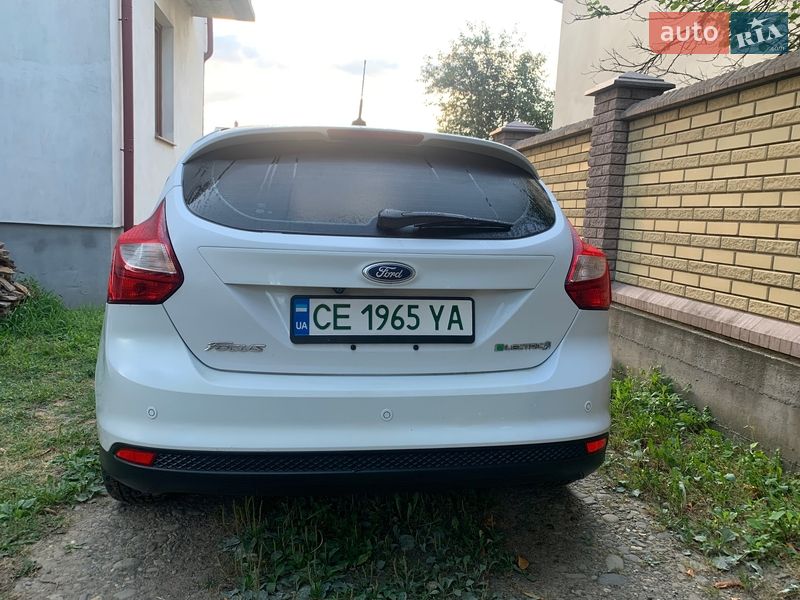 Хэтчбек Ford Focus 2013 в Черновцах