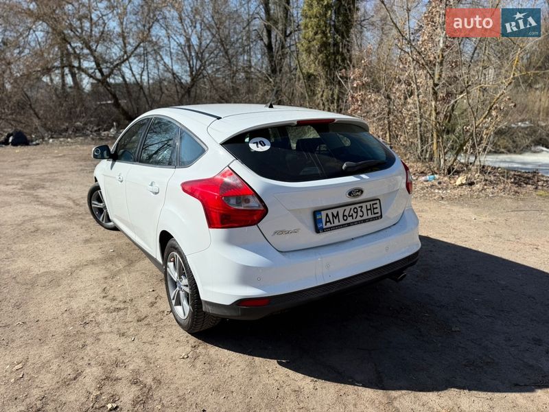 Хетчбек Ford Focus 2014 в Житомирі