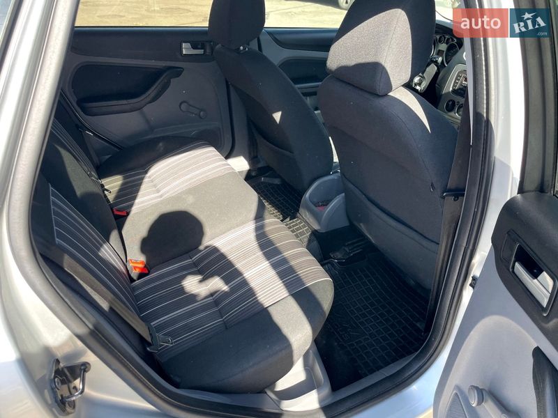 Універсал Ford Focus 2010 в Івано-Франківську фото 8 Універсал Ford Focus 2010 в Івано-Франківську