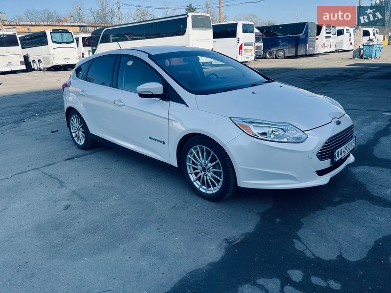 Хетчбек Ford Focus 2014 в Києві фото Хетчбек Ford Focus 2014 в Києві