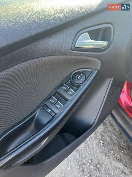 Хэтчбек Ford Focus 2012 в Запорожье