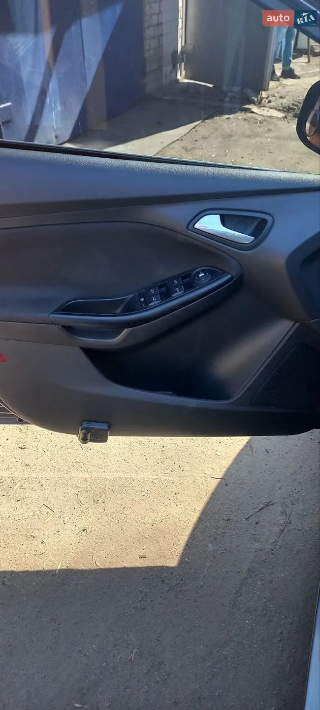2011 Ford Focus - мініатюра 6