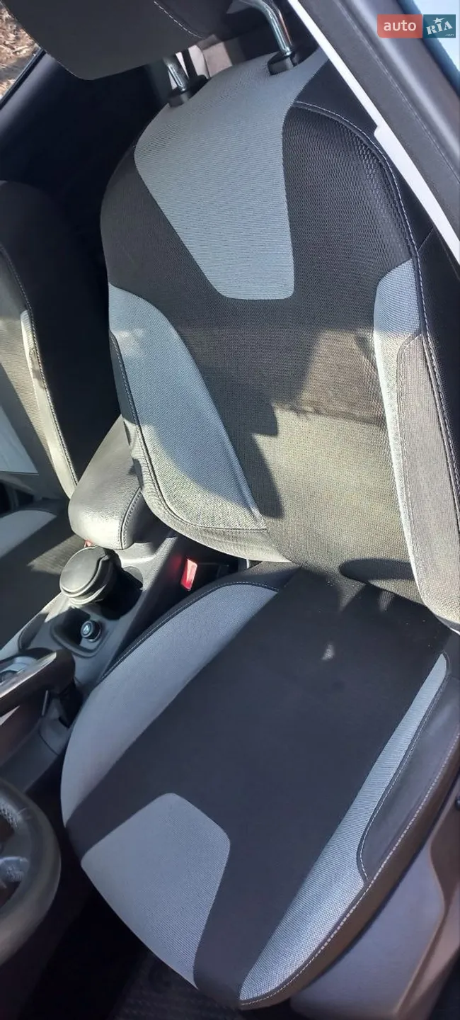 2011 Ford Focus - мініатюра 9