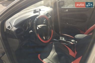 Хэтчбек Ford Focus 2011 в Киеве