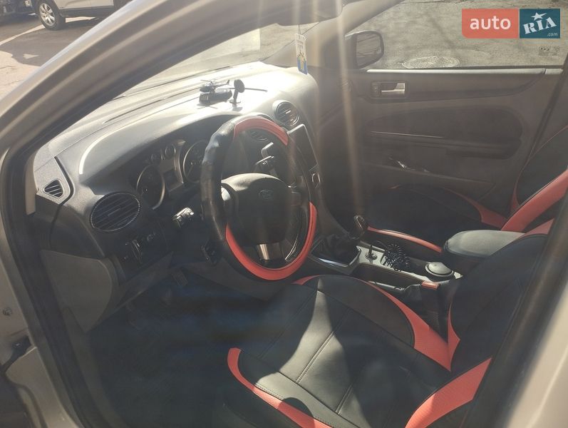 Хэтчбек Ford Focus 2011 в Киеве