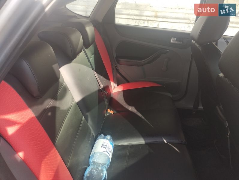 Хэтчбек Ford Focus 2011 в Киеве