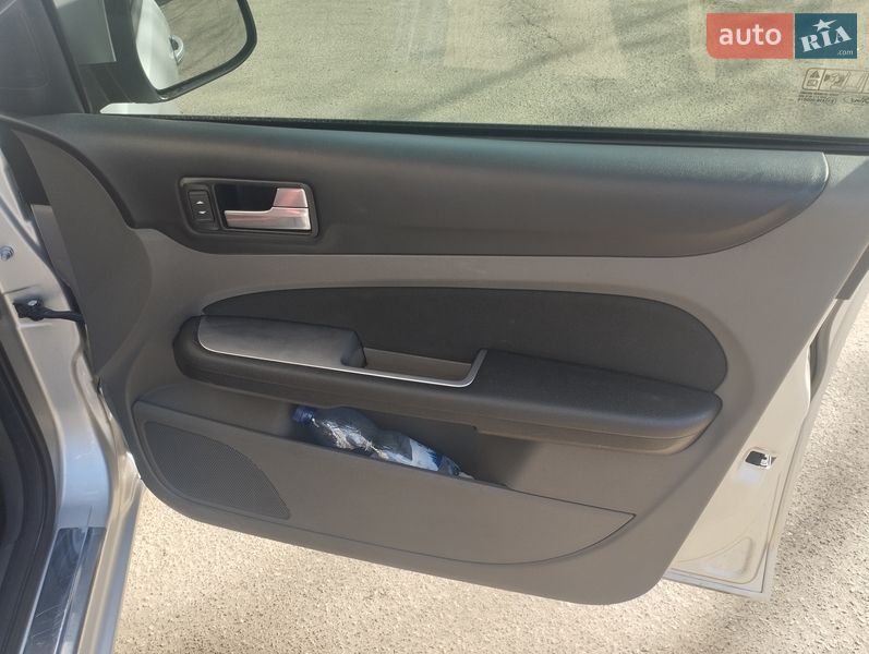 Хэтчбек Ford Focus 2011 в Киеве