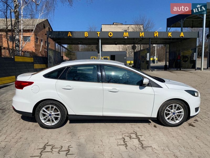 Седан Ford Focus 2015 в Львове