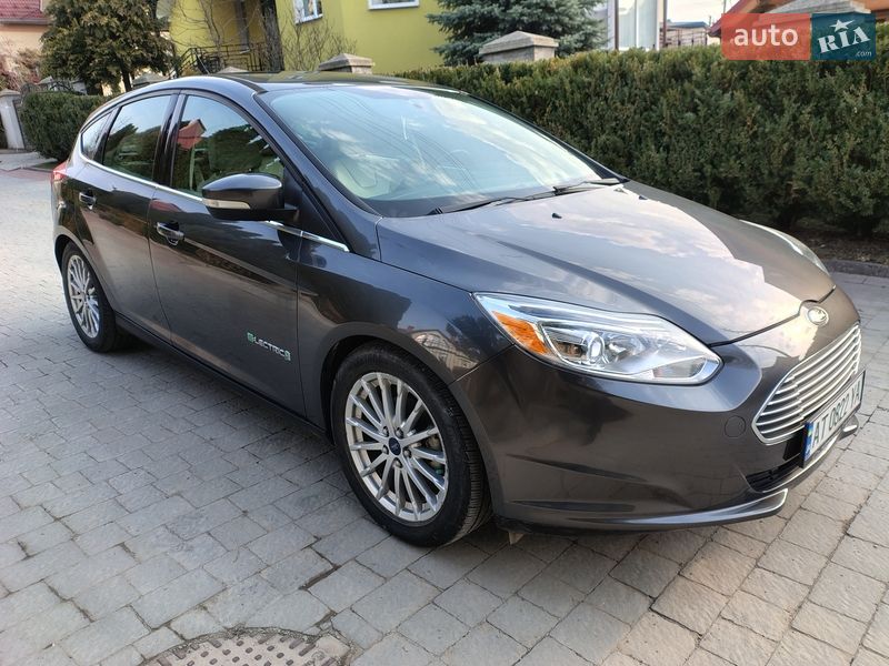 Хетчбек Ford Focus 2015 в Івано-Франківську