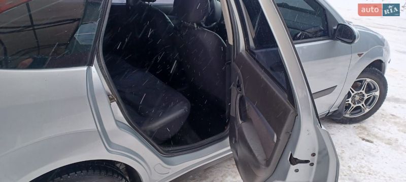 Хэтчбек Ford Focus 2004 в Славуте