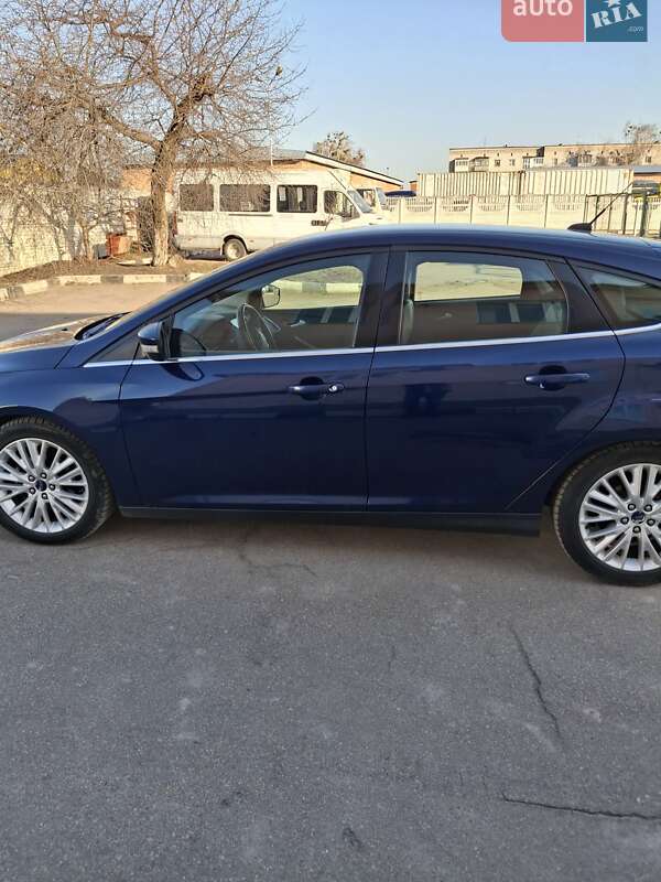 Хэтчбек Ford Focus 2015 в Коростене