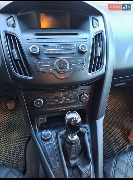 Седан Ford Focus 2015 в Черновцах
