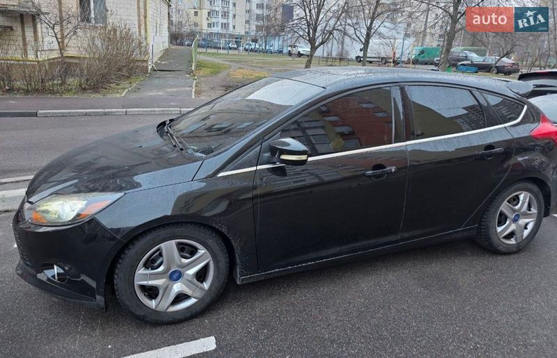 Хэтчбек Ford Focus 2014 в Киеве