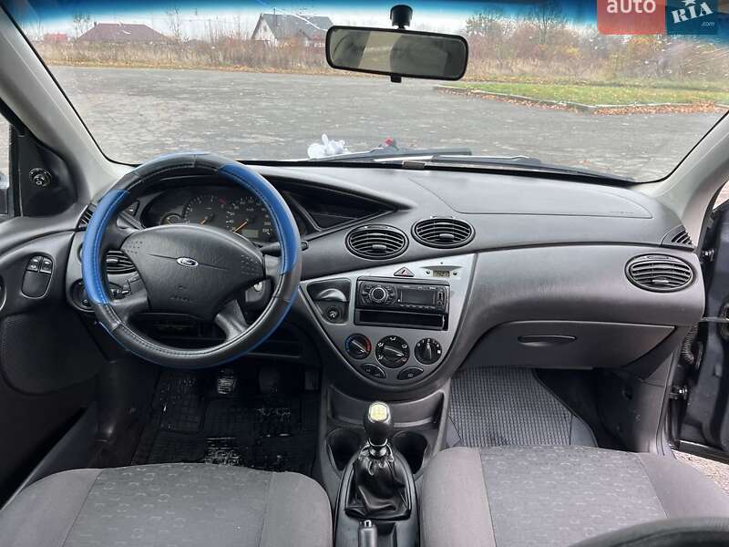 Хетчбек Ford Focus 2001 в Луцьку