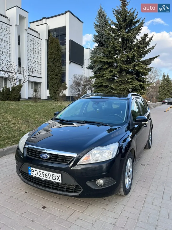 2010 Ford Focus - мініатюра 8