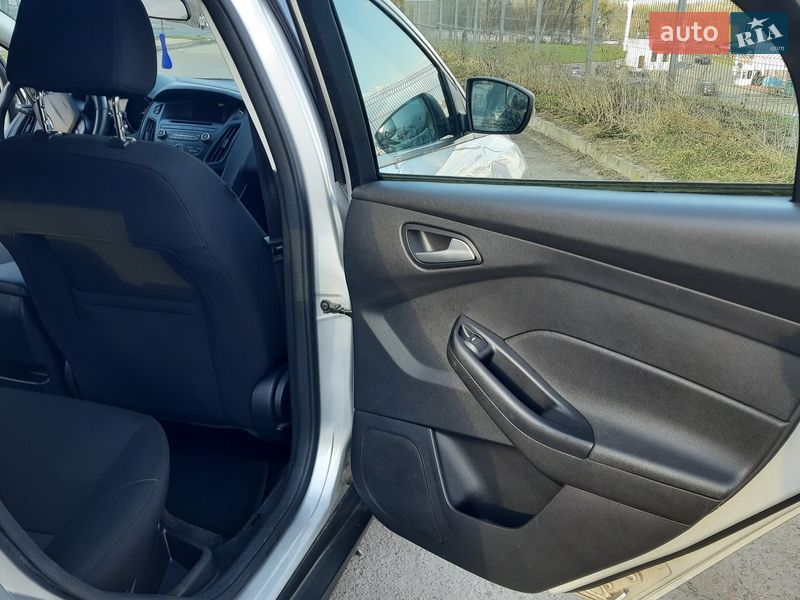 Хэтчбек Ford Focus 2017 в Луцке