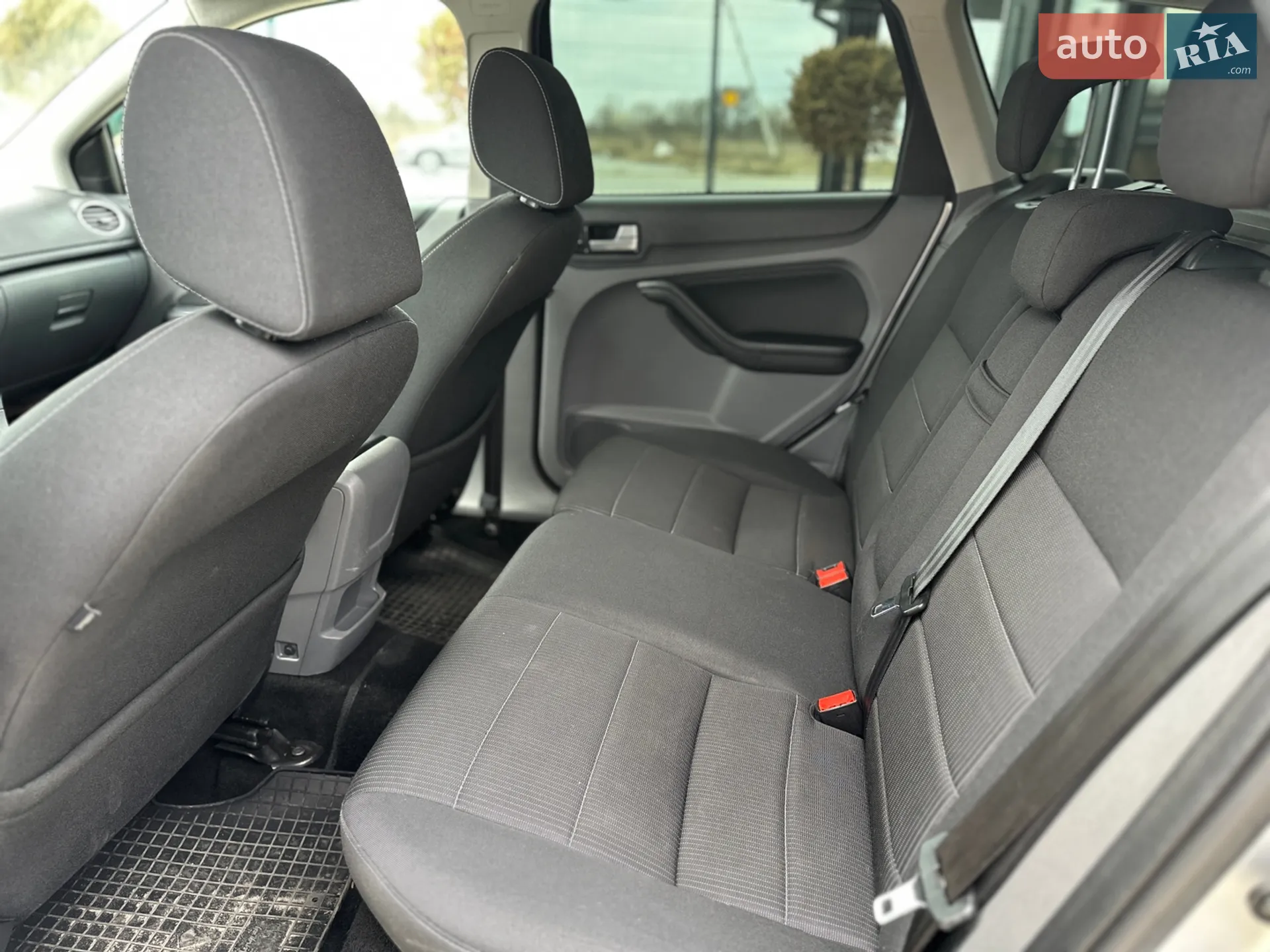2010 Ford Focus - мініатюра 19
