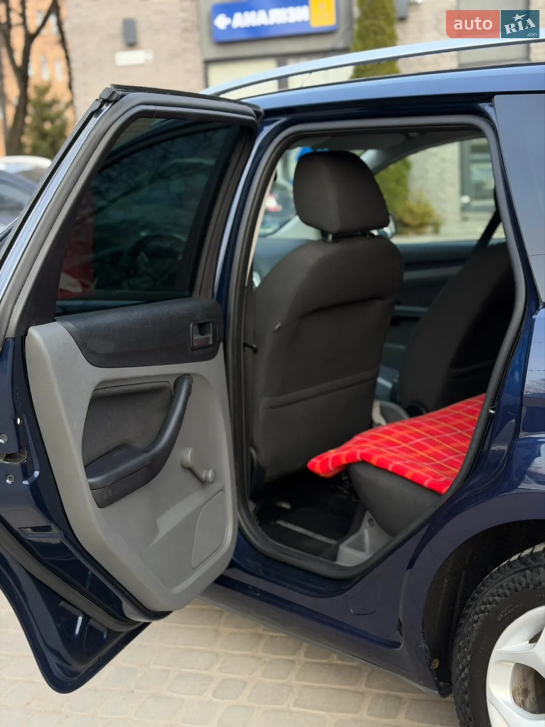 2010 Ford Focus - мініатюра 10