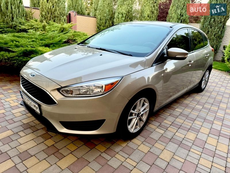 Хетчбек Ford Focus 2015 в Дніпрі