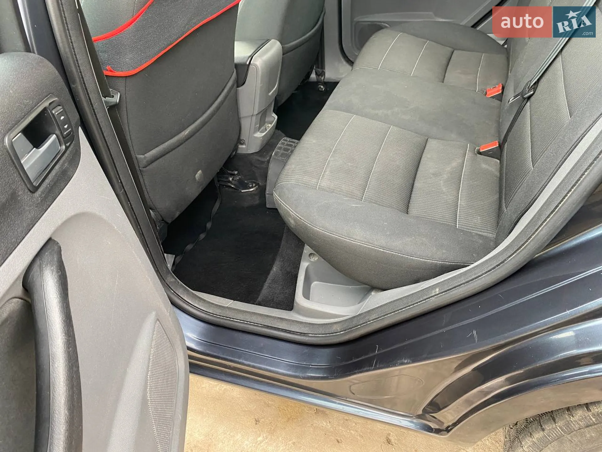 2010 Ford Focus - мініатюра 13
