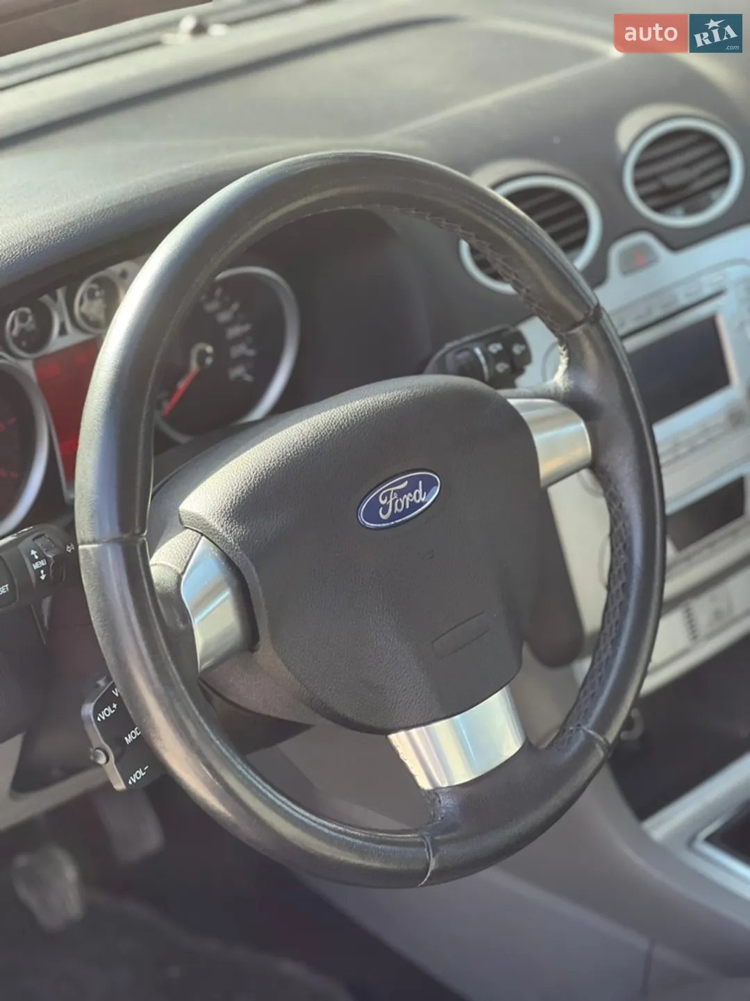 2010 Ford Focus - мініатюра 21