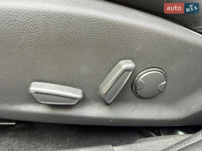 Седан Ford Focus 2015 в Львові фото 15 Седан Ford Focus 2015 в Львові