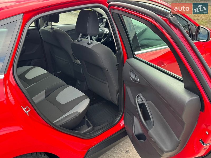 Хэтчбек Ford Focus 2011 в Киеве