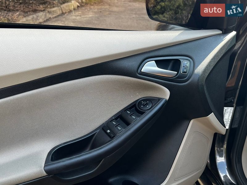 Хэтчбек Ford Focus 2015 в Ровно