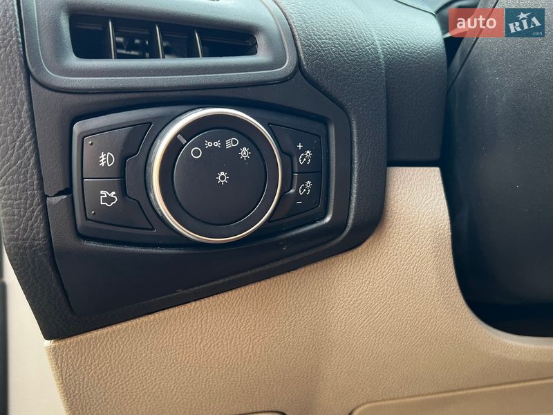Хэтчбек Ford Focus 2015 в Ровно