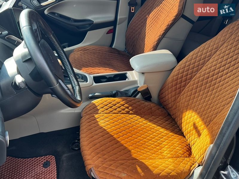 Хетчбек Ford Focus 2015 в Києві фото 25 Хетчбек Ford Focus 2015 в Києві
