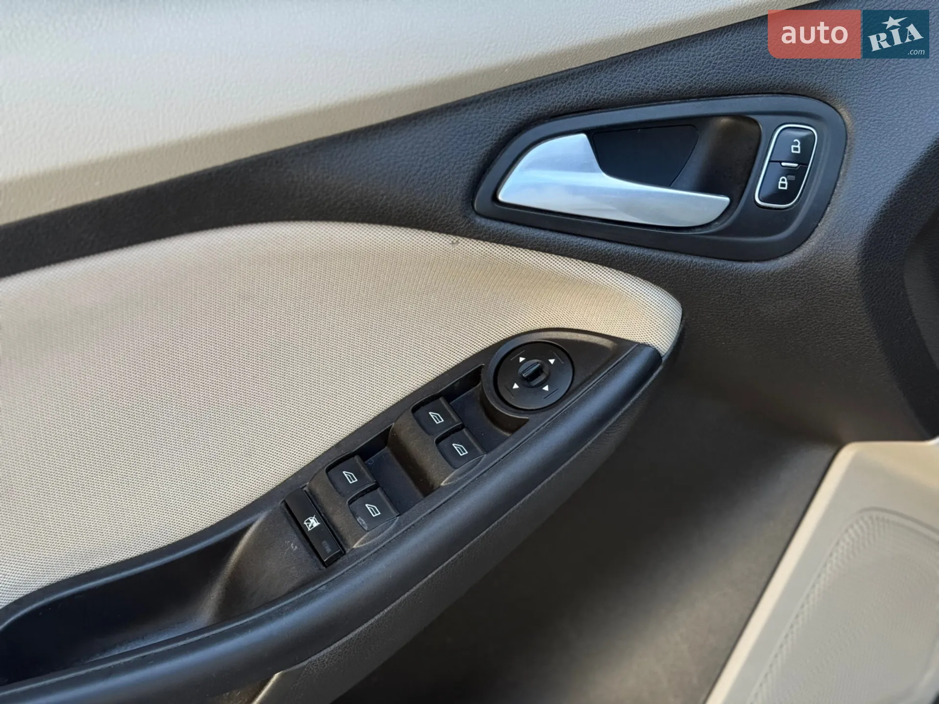 2016 Ford Focus - мініатюра 27