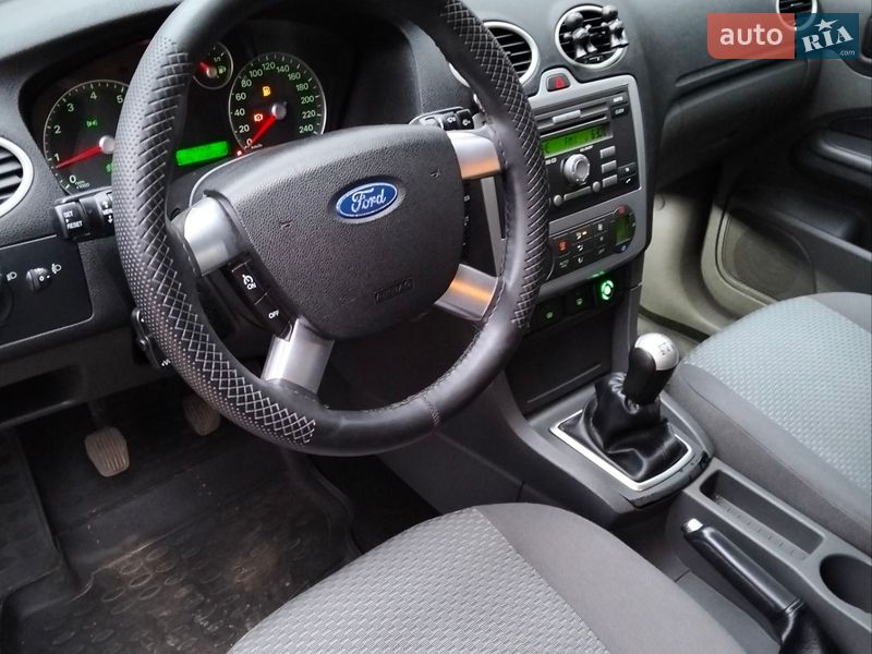 Хэтчбек Ford Focus 2006 в Киеве