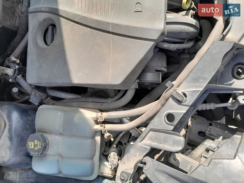 Седан Ford Focus 2007 в Вишневому фото 5 Седан Ford Focus 2007 в Вишневому