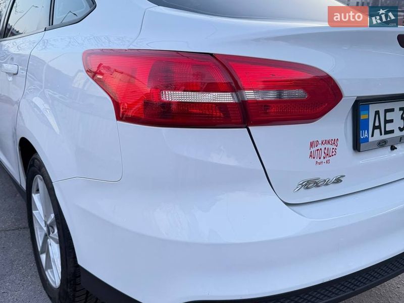Седан Ford Focus 2015 в Днепре фото 3 Седан Ford Focus 2015 в Днепре