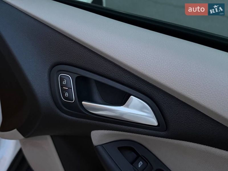 Седан Ford Focus 2015 в Днепре фото 15 Седан Ford Focus 2015 в Днепре