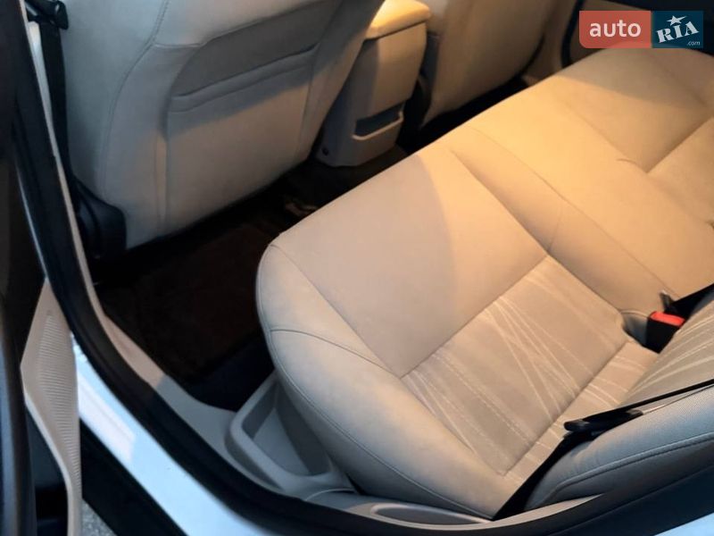 Седан Ford Focus 2015 в Днепре фото 16 Седан Ford Focus 2015 в Днепре