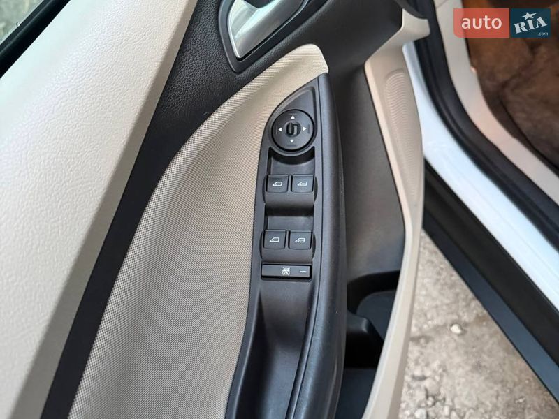 Седан Ford Focus 2015 в Днепре фото 23 Седан Ford Focus 2015 в Днепре