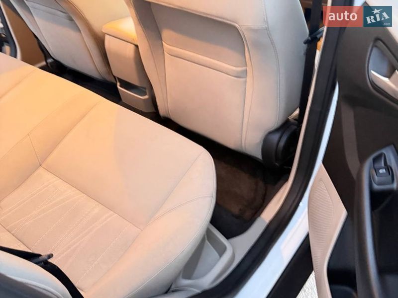 Седан Ford Focus 2015 в Днепре фото 17 Седан Ford Focus 2015 в Днепре