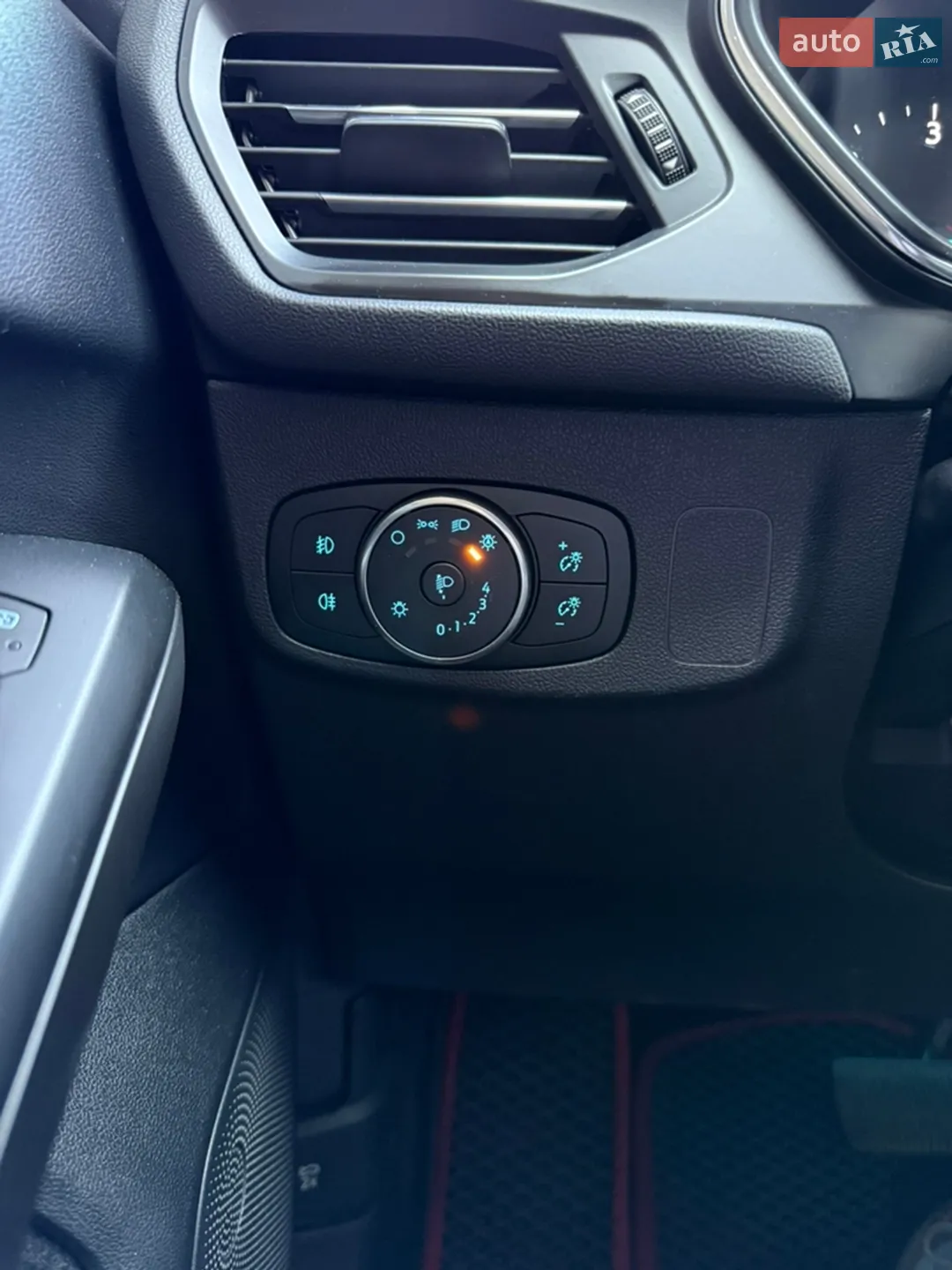 2020 Ford Focus - мініатюра 15