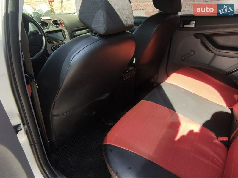 Універсал Ford Focus 2009 в Ромнах фото 10 Універсал Ford Focus 2009 в Ромнах