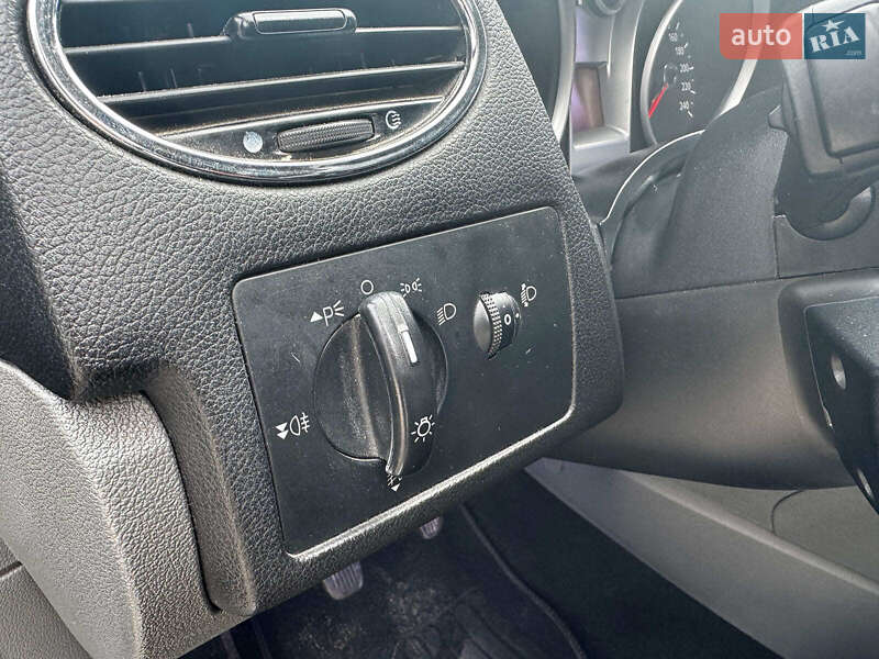 Хэтчбек Ford Focus 2008 в Киеве фото 14 Хэтчбек Ford Focus 2008 в Киеве