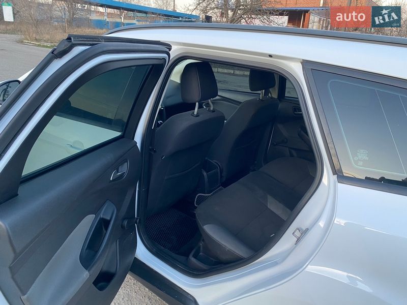 Универсал Ford Focus 2011 в Полтаве фото 12 Универсал Ford Focus 2011 в Полтаве