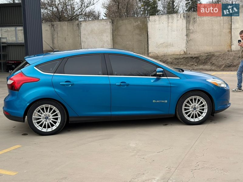 Хетчбек Ford Focus 2012 в Золотоноші