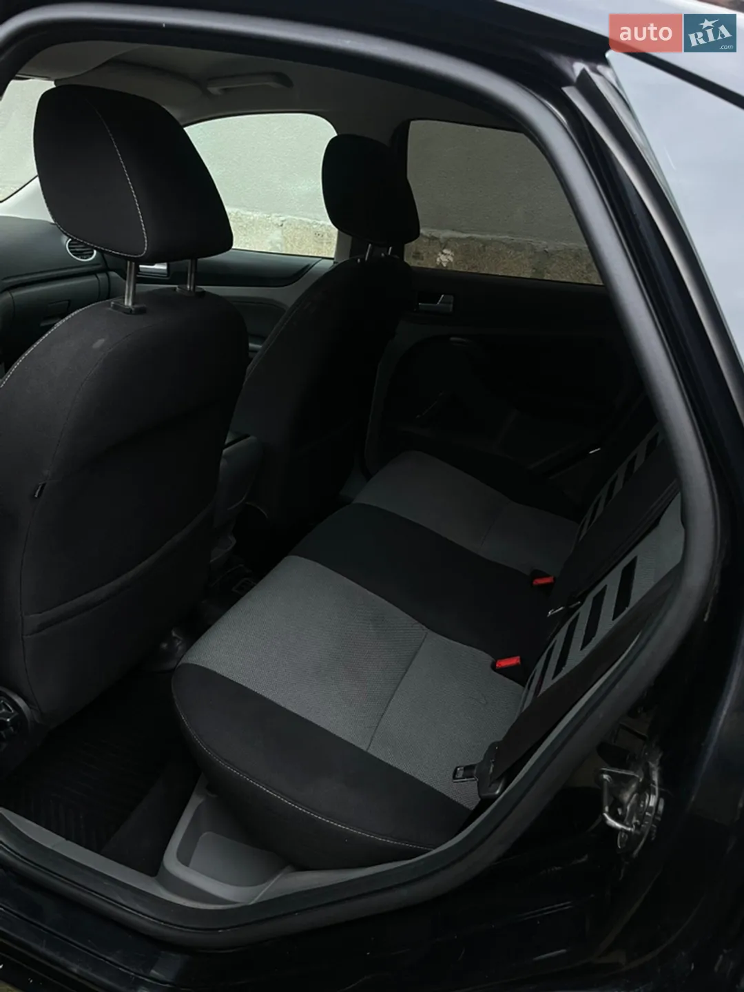 2010 Ford Focus - мініатюра 8