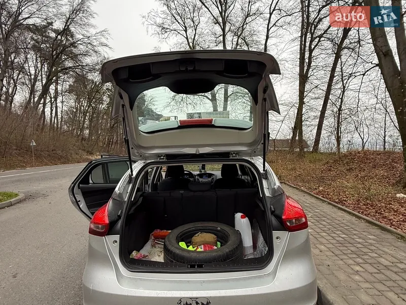 Ford Focus 2017 VIN 1FADP3K26HL251487 фото оголошення 8 з 61