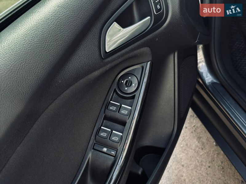 Седан Ford Focus 2017 в Киеве