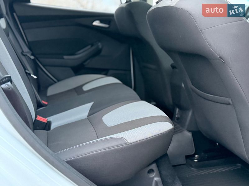 Хэтчбек Ford Focus 2014 в Киеве